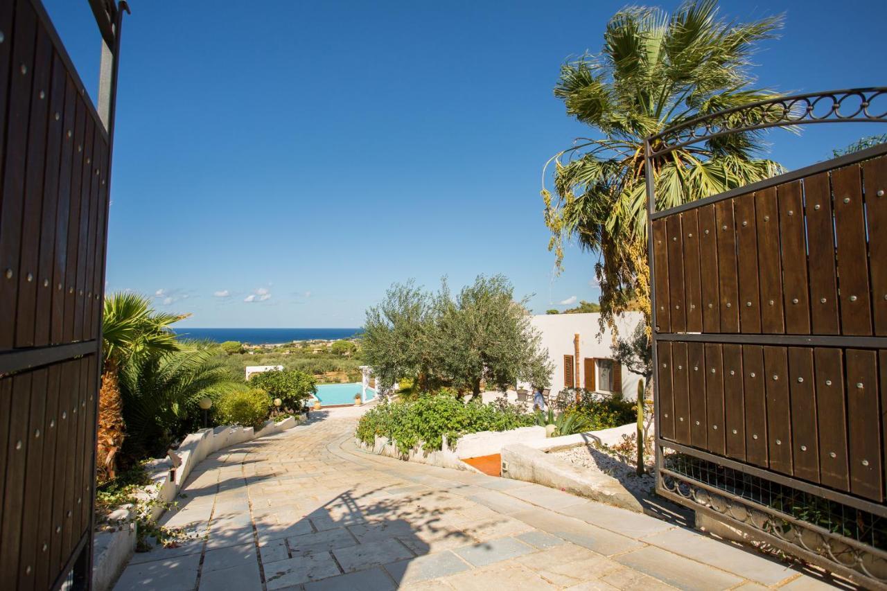 Villa Maria Una Finestra Sul Mare Valderice Exterior photo